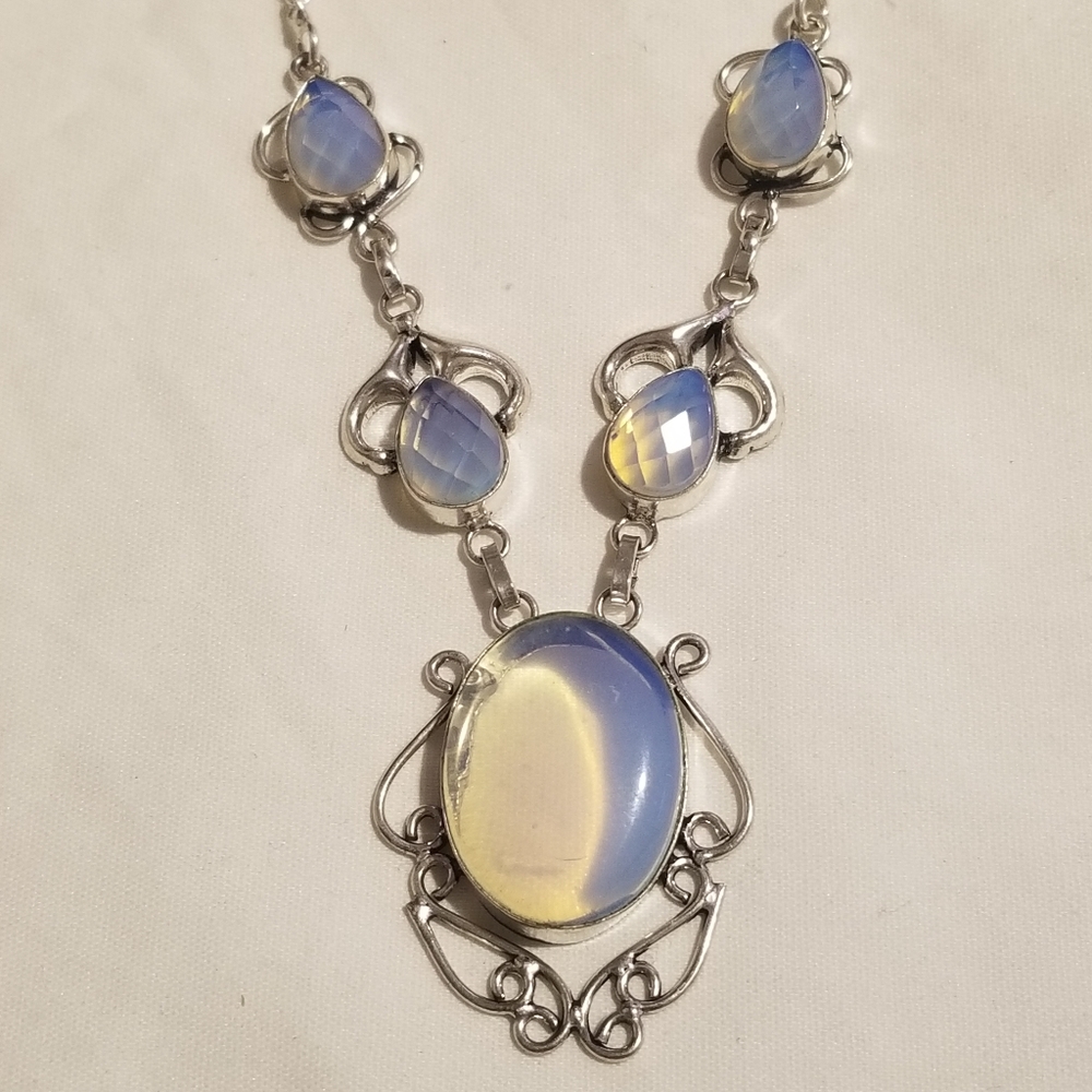 🌺Vintage Style Opalite & 925 Necklace